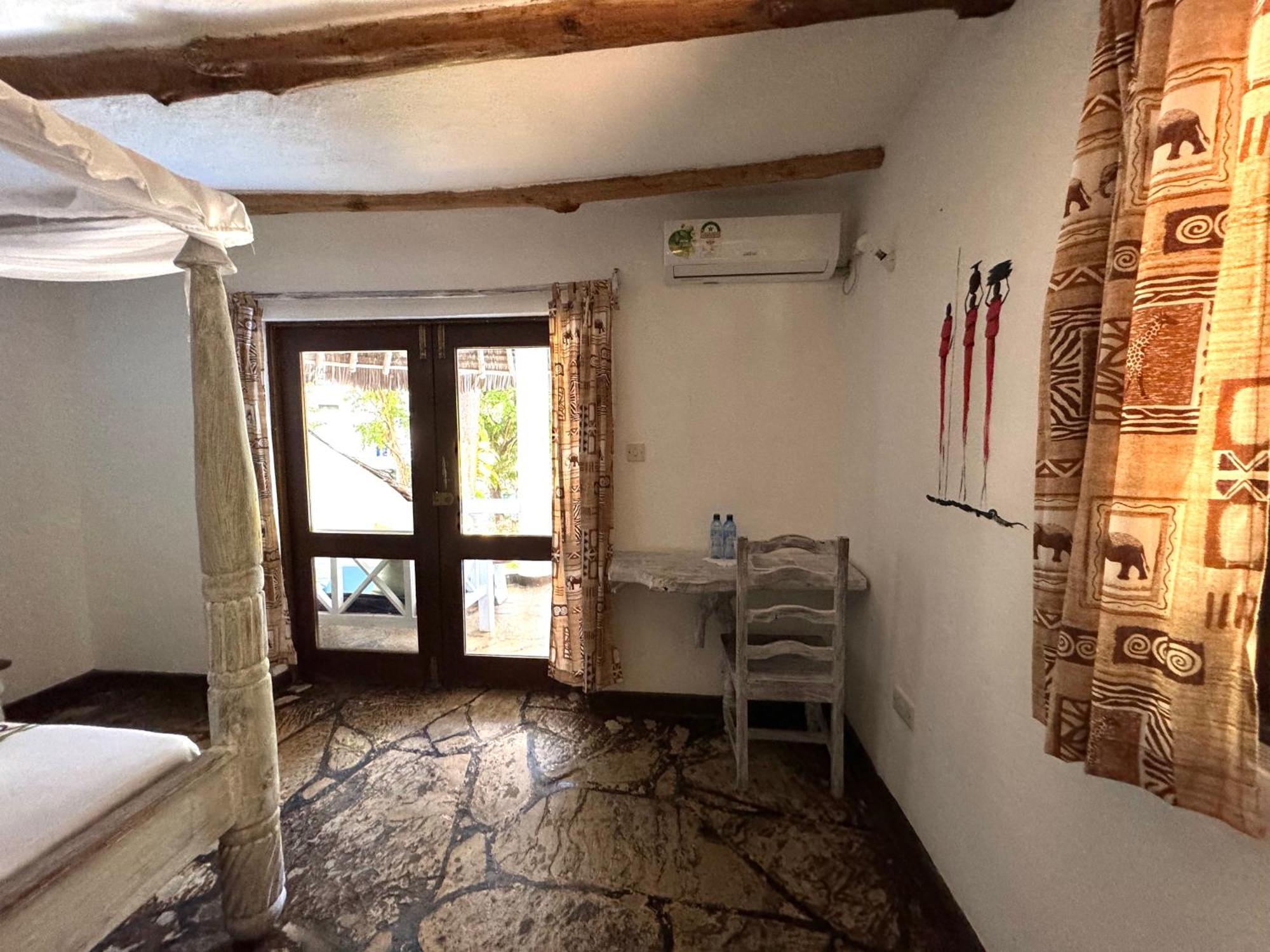 Soul Breeze Beach Resort Diani Beach Dış mekan fotoğraf