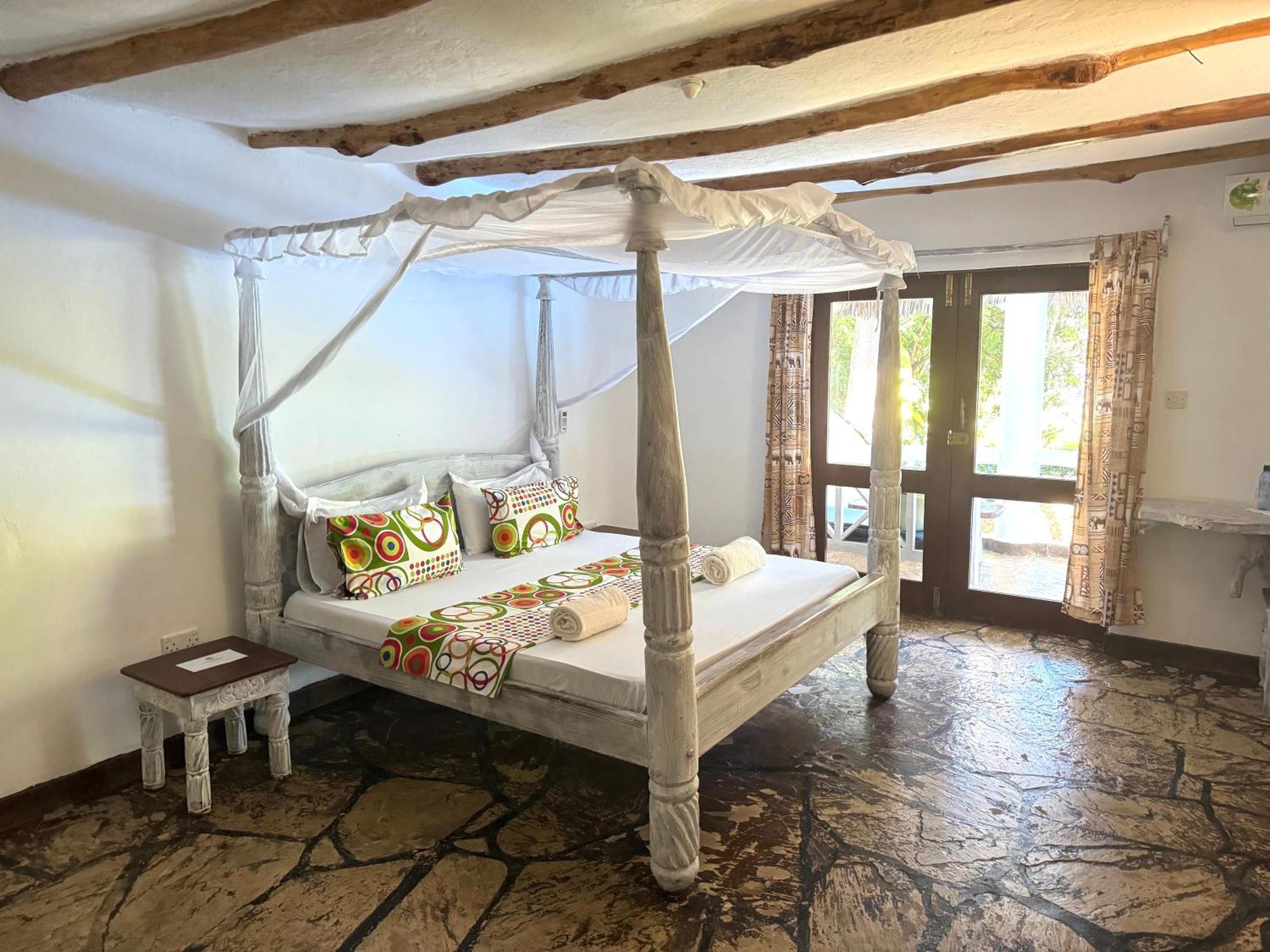 Soul Breeze Beach Resort Diani Beach Dış mekan fotoğraf