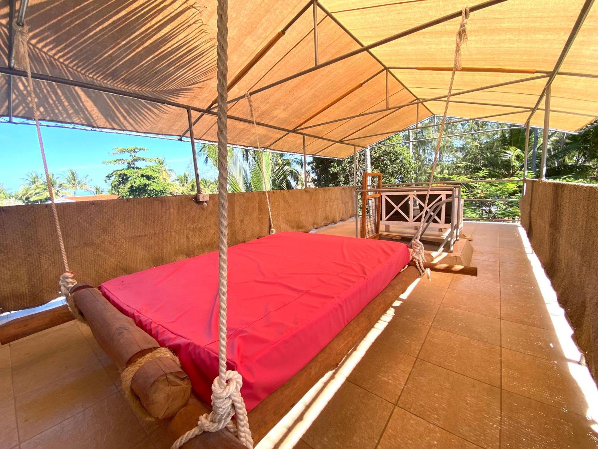Soul Breeze Beach Resort Diani Beach Oda fotoğraf